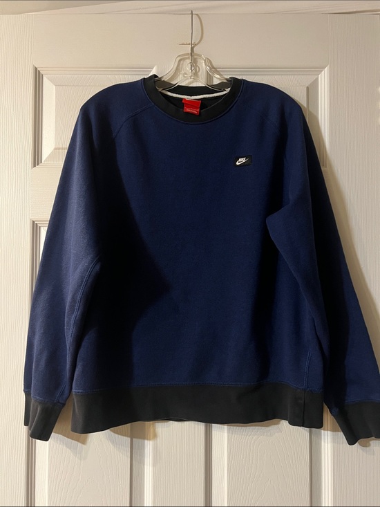 Nike Sweaters - Nike Women's Navy and Black Crewneck Sweater